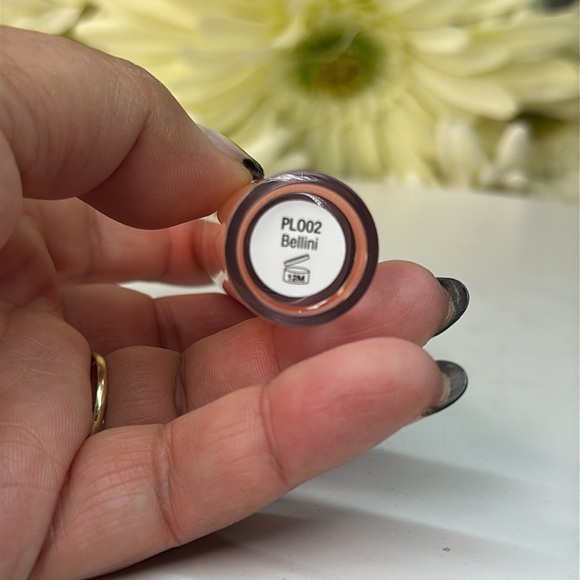 JOAH by Kiss “drinks on me collection” Top it off Plumping Lip oil color:Bellini - Picture 3 of 4